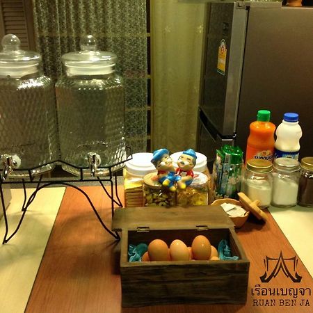 Ruan Ben Ja Don Mueang,Bangkok Hostel Kültér fotó