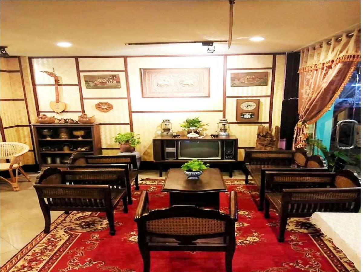 Ruan Ben Ja Don Mueang,Bangkok Hostel Kültér fotó
