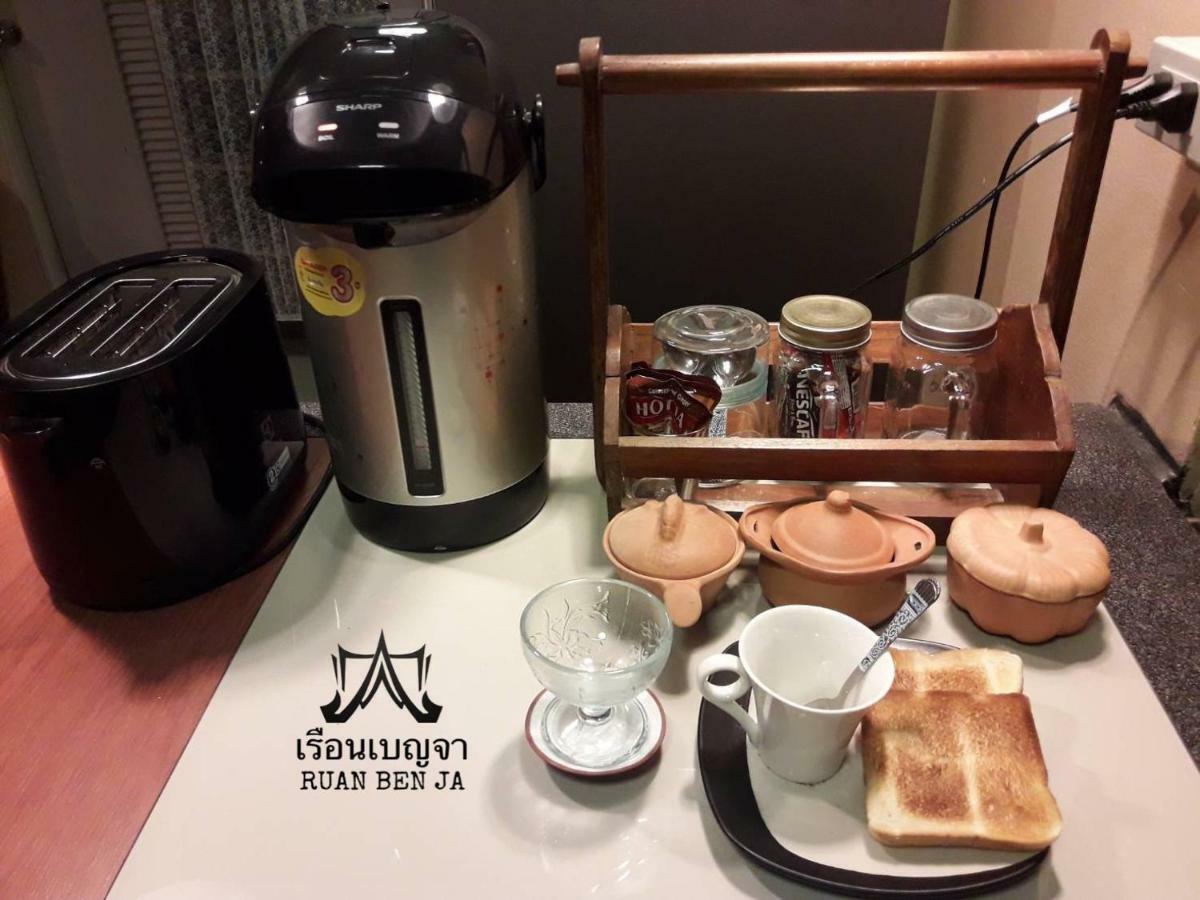 Ruan Ben Ja Don Mueang,Bangkok Hostel Kültér fotó