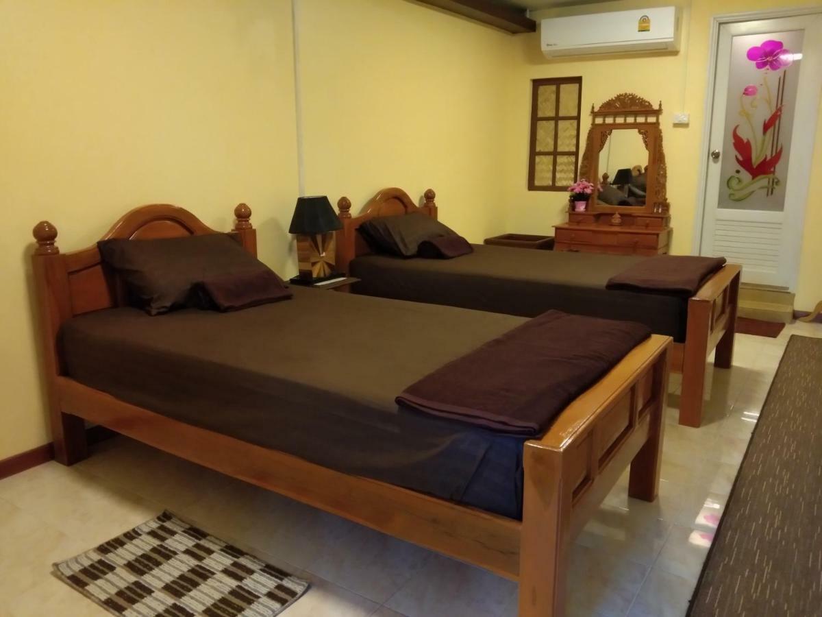Ruan Ben Ja Don Mueang,Bangkok Hostel Kültér fotó