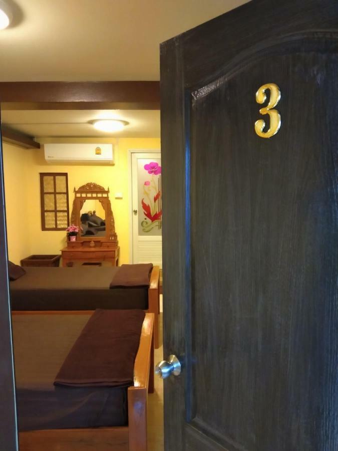 Ruan Ben Ja Don Mueang,Bangkok Hostel Kültér fotó