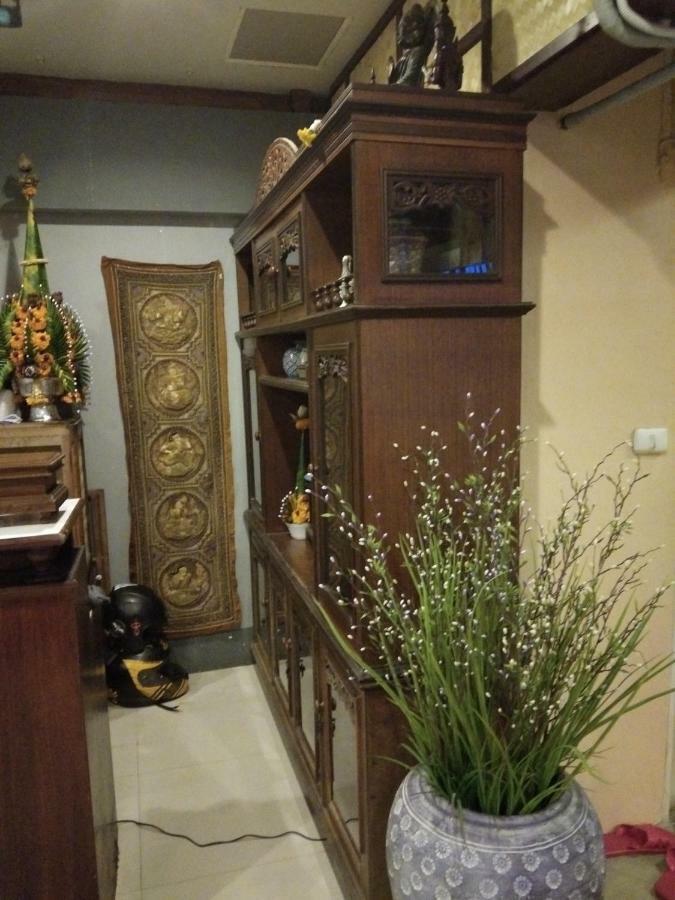 Ruan Ben Ja Don Mueang,Bangkok Hostel Kültér fotó