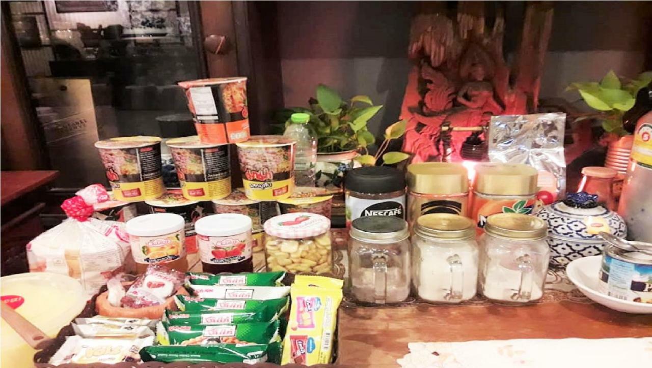 Ruan Ben Ja Don Mueang,Bangkok Hostel Kültér fotó